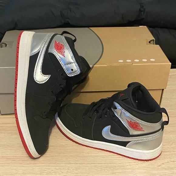 johnny kilroy jordan 1 mid